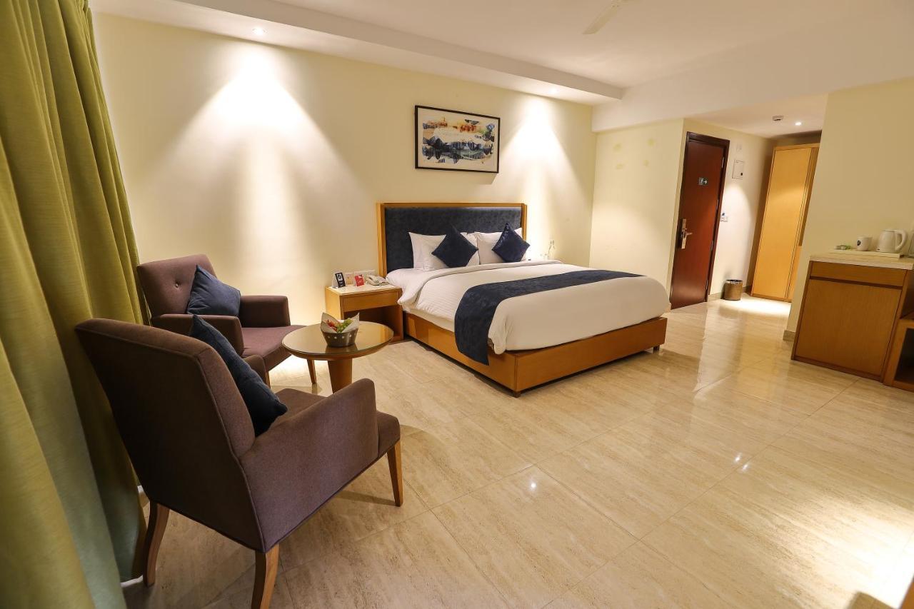 Zip By Spree Hotels Hyde Goa Candolim Exteriör bild