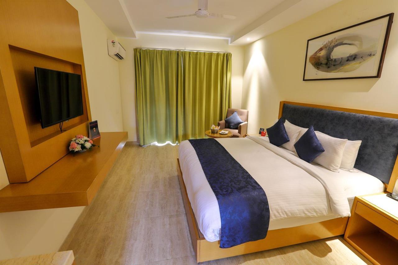 Zip By Spree Hotels Hyde Goa Candolim Exteriör bild