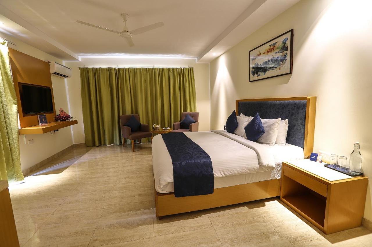 Zip By Spree Hotels Hyde Goa Candolim Exteriör bild